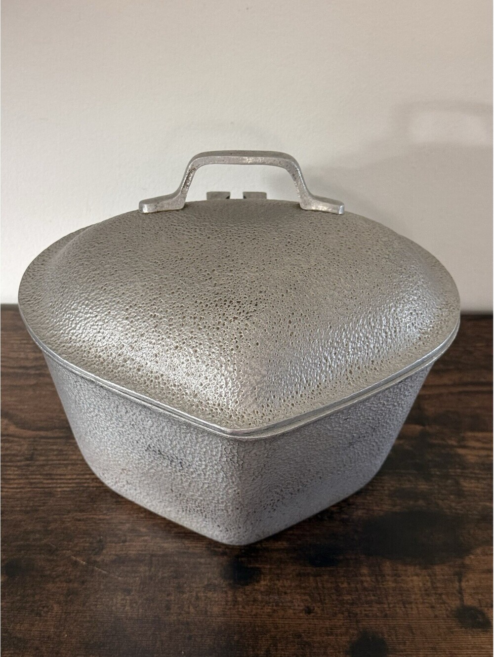 Vintage Silver Seal Triangle Pot – Heart-Shaped Hammered Cast Aluminum with Lid